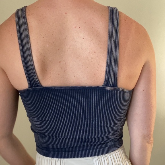 Basic V Neck Seamless Tank - Midnight - Picture 2 of 5